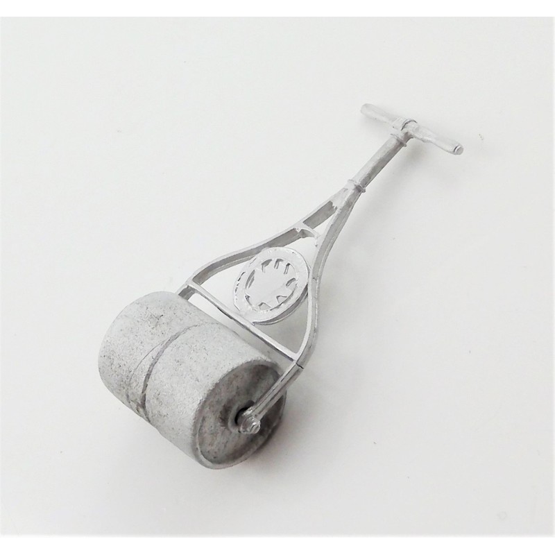 Melody Jane Dolls House Garden Lawn Roller Half Inch 1:24