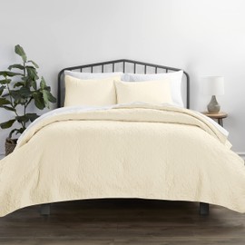 Linen Market Linen Market 3 Piece Yellow Quilt Queen Size Bed Set - A Lightweight Bedspread & Machine Washable Quilts - Includes Quilted Coverlet and Two Pillow Shams - Perfect Bedding Quilts (Queen Size Sets)