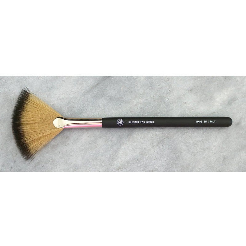 XOBEAUTY SHIMMER FAN BRUSH, xoBeauty