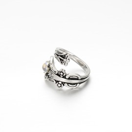 Zaoune Moonstone Spoon Ring for women Personality Black Onyx Adjustable Personality Vintage Open Spoon Rings Silver Boho Thumb Jewelry (Moonstone and Dragonfly, Adjustable)