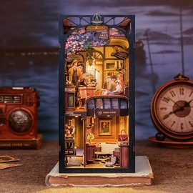 Wizardi Book Nook Miniature - Train Mystery Roombox Kit