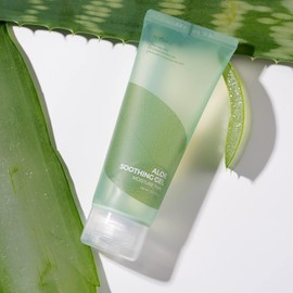 Isntree Gel de Aloe Vera Facial y Corporal Aloe Soothing Gel Moisture - Coreano Calmante e Hidratante, Multiusos After Sun, 150 Ml