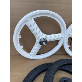 CycleDealsUSA 20" Bicycle Plastic WHITE 3-spoke Mag Wheels Black Tires Set GT Dyno Rims BMX