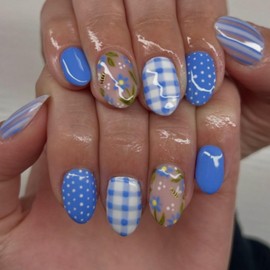 24 Pcs Short Almond Press on Nails Flower False Nails with Blue White Grid and Stripe Designs Acrylic Nails Glossy Summer Flower Fake Nails Full Cover Stick on Nails for Women DIY Manicuare