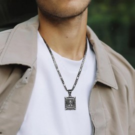 KissYan Initial Letter Pendant Necklace for Men Womens, 18K Gold Plated Square Capital Monogram Necklace Alhpabets from A-Z Figaro Chain Necklace, Stainless Steel, No Gemstone