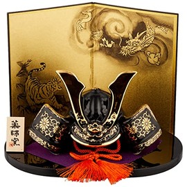 [Yakushigama] May Doll Made in Japan Children's Day Festival Mini Compact Palm-sized Ceramic Gold-decorated Success/Advancement Helmet (with chrysanthemum arabesque and dragon-tiger folding screen)