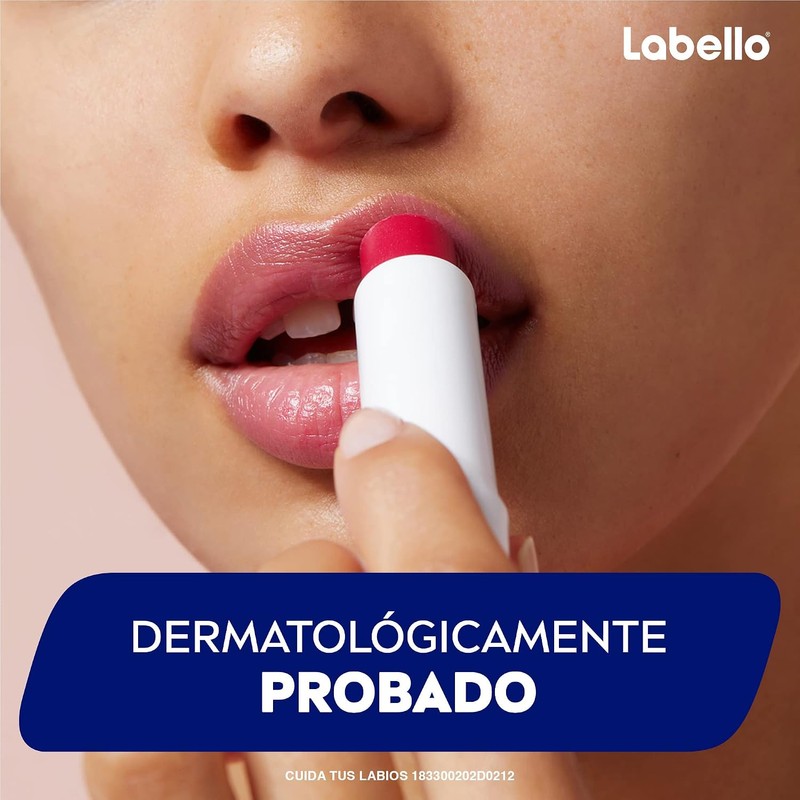 LABELLO Bálsamo labial con color Cereza 4.8g, protector labial con