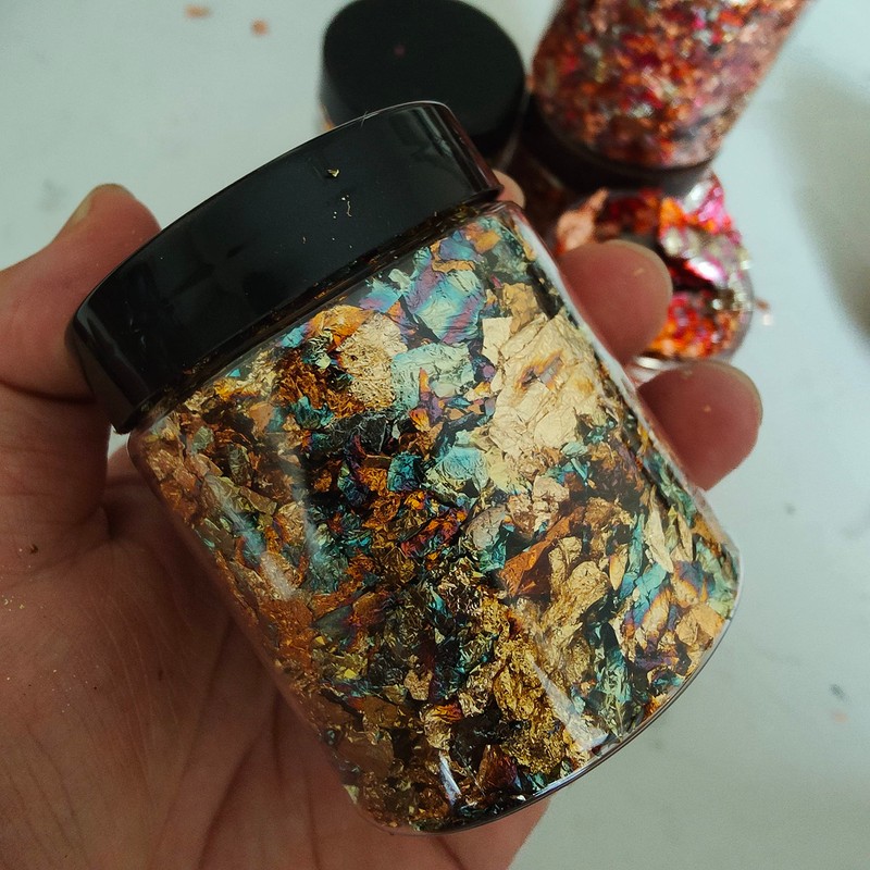 JINRUISI Gilding Flakes Variegated Gold Foils Leaf Flakes Gilding Craft