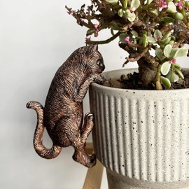 JARPSIRY Vintage Bronze Climbing Cat Statue Flower Pot and Vase Hugger Figurines Terrarium Planter Edge Decor Resin Art Patio Lawn Yard Ornaments Outdoor Fence Decorations (Cat)