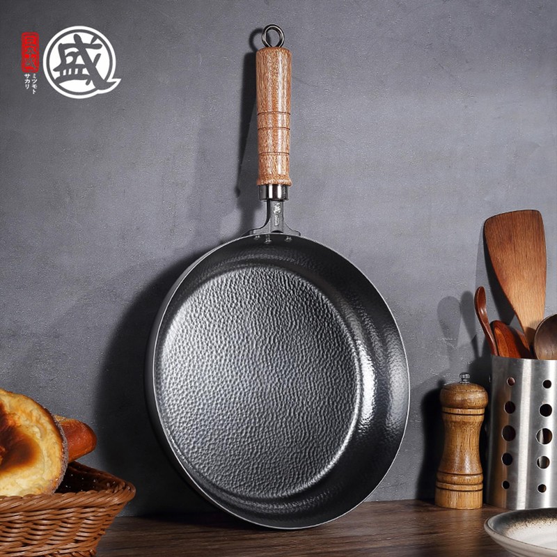 MITSUMOTO SAKARI 11-Inch Japanese Iron Skillet, Flat Bottom