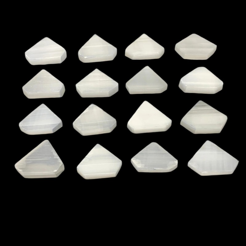 1pcs, 1.8"x2.1", 25g-40g, Selenite Crystal Triangle Shape, B35985