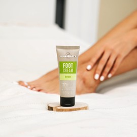 Workaholic's Foot Cream for Very Dry Feet with 20% Urea, Glycerine and Menthol, Foot Care Cream Against Cracked Heels, Refreshes and Provides Lots of Moisture, 75 ml
