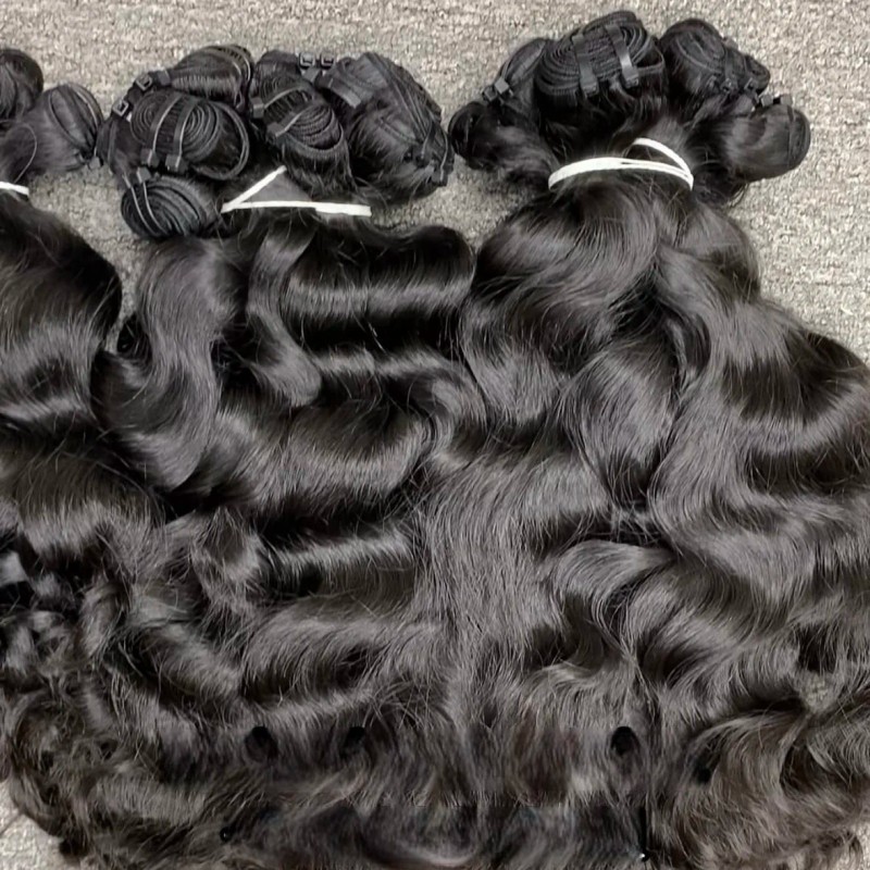 Unprocessed Cuticle Aligned Raw Vietnamese Wavy Human Hair Bundles for
