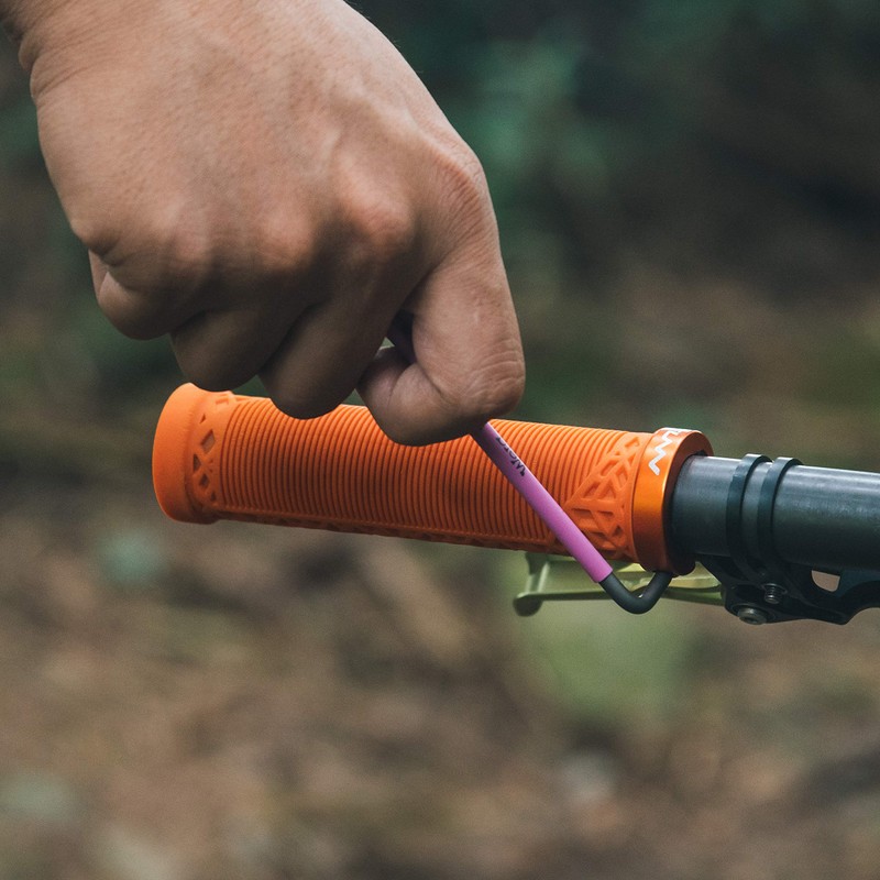 Funn Hilt Mountain Bike Handlebar Grips With Single Lock On