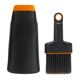 Fiskars Planting Soil Scoop & Brush Set, Dual-Sided Tool for Indoor Digging & Cleanup, Narrow Rigid End & Flexible Dustpan for Potting, Soft Bristles Sweep Debris, Recycled Plastic