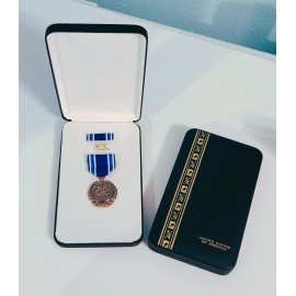 Viet Nam Vetnam 1972 Easter Offensive Medal & Ribbon in Medal Display box/case