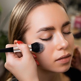 Profusion Cosmetics Pincel Redondo Cónico Para Polvos Artistry Series: Cerdas Sintéticas Suaves Para Rubor, Contorno E Iluminador, Acabado Mate Suave Al Tacto, Mango Ondulado Para Un Agarre Óptimo.