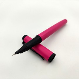 MCKhome Metal Fountain Pen Smooth Writing Office Ink Pen 0.5mmFine Nib Fashion Signature Pen for Writing Nice Gift for Friend and Coworker (Red)