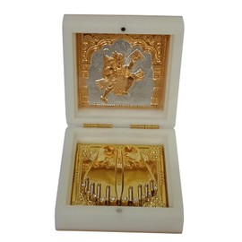 Purpledip Resin Puja Gift Box: Hanuman Bajrangbali With Golden Feet Paduka For Travel Or Gifting (12394E)