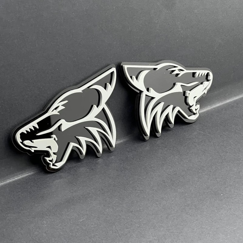 Emblem Badge 2PCS COYOTE Emblem Badges Fender Angry Aggressive Racing