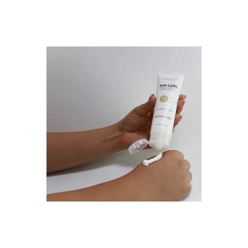 Protector Solar De Amplio Espectro Cutis Sensible Broad Spectrum Sunscreen
