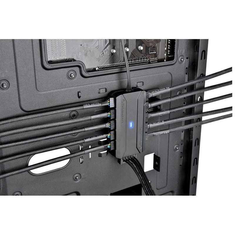 Thermaltake Commander FP PWM Fan Hub FN1006 AC-023-AN1NAN-A1