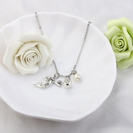 MAOFAED Minimalist Volleyball Girl Necklace I Am A Volleyball Girl Volleyball Gift for Her End of Term Gift (Volleyball Girl ne CA)