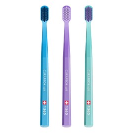 Curaprox Swiss 1560 - Cepillo de dientes suave de 0,15 mm, colores surtidos (paquete de 3)