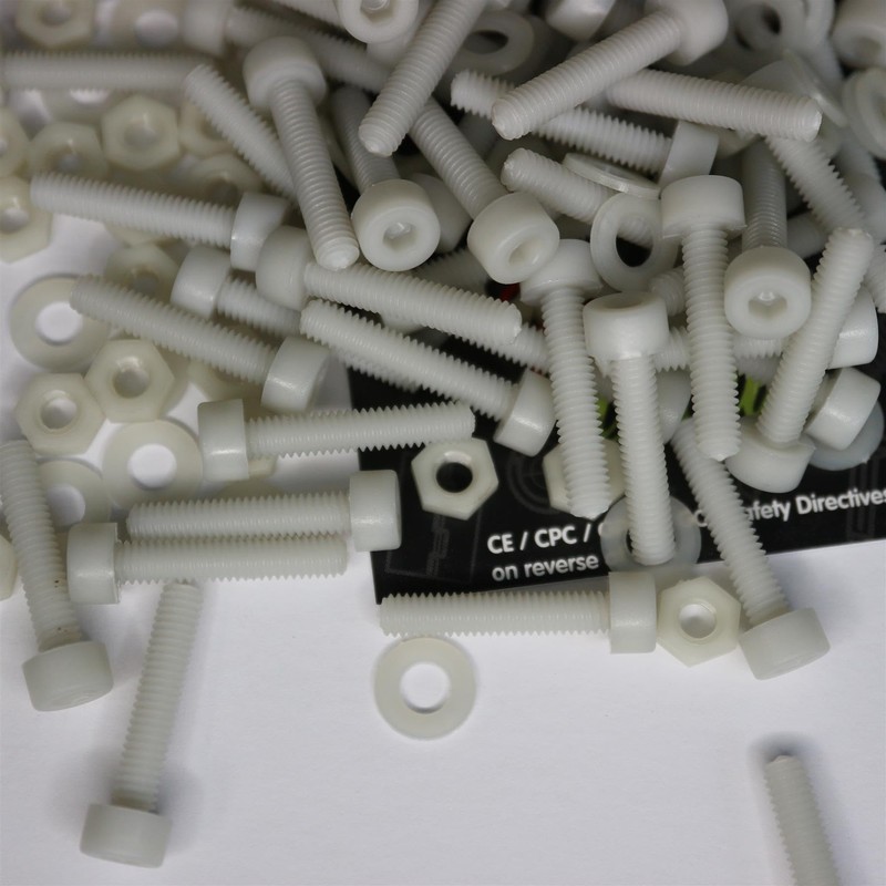 50 x Glass Filled Reinforced, Super Nylon Socket Head, M4