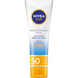 Protector Solar Facial NIVEA SUN - Control de Brillo, Tono Medio (50 ml) | Con color adaptable, FPS 50+, no graso, para todo tipo de piel