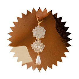 Vacaonio Boho Flower Huggie Hoop Earrings Gold Pearl Teardrop Earrings White Camellia Earrings Long Floral Earrings Camellia Flower Drop Earrings Jewelry for Women