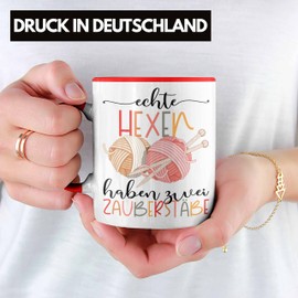 Trendation - Stricken Tasse Geschenk Häckeln Echte Hexen Haben 2 Zauberstäbe Geschenk Oma (Rot)