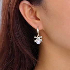 Yheakne Vintage Crystal Pearl Drop Earrings Gold CZ Bow Dangle Earrings Rhinestone Bow Pearl Earrings Sparkling Bow Knot Dangle Hook Earrings Jewellery For Women, Zinc