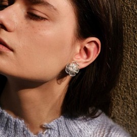 Dainty Hemmed Flower Stud Earrings for Women 925 Sterling Silver Post Pin Filigree Leaf Floral Studs Hypoallergenic Elegant Wedding Christmas Accessories Jewelry Gifts