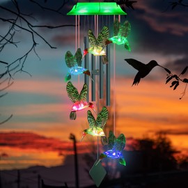 WANQDG - Campanillas de viento solares para exteriores, 6 luces LED de colibrí que cambian de color con 4 tubos de metal verde, campanillas de viento de música, ideal como regalo para mujeres, mamá, abuela, mejores amigas, regalo de cumpleaños