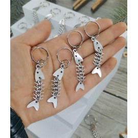 Roaqua Bulk Small Metal Fish for School Summer Holiday Party Favors and End Of Year Students Prizes From Teacher