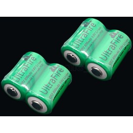 UltraFire 4PC UltraFire CR2 800mAh 3.0V Li-ion Rechargeable Battery & 1PC Battery Charger