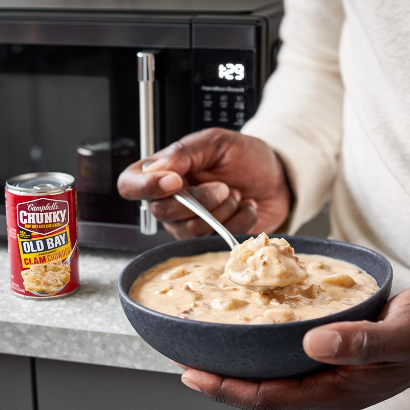 Campbell's Chunky Soup, OLD BAY Seasoned Clam Chowder, 18.8 oz