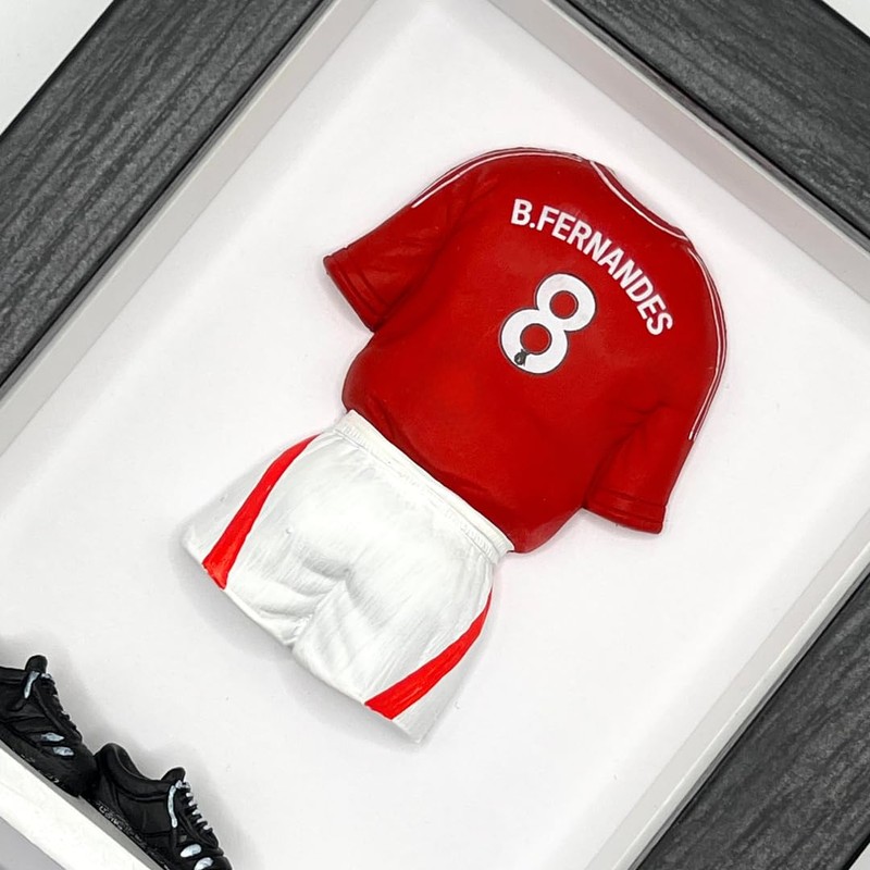 B Fernandes - Football Legend KitBox®