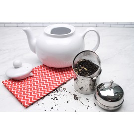 RSVP International Endurance Kitchen Collection Stainless Steel Mesh Floating Spice Infuser for Soups, Stews or Large Tea Pot, Ball, 2.5x4"; 0.5 Cup Capacity