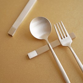 Notdam organic two-tone spoon rest 2P set / 놋담 유기 투톤 수저받침 2P세트