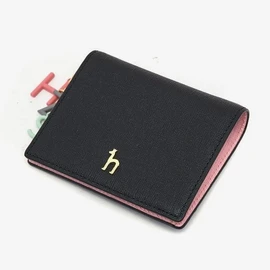 Hazzys (대구신세계)블랙 가죽 골드퍼피 로고 레터링장식 2단 반지갑 HIWA5E613BK Daegu Shinsegae Black Leather Gold Puppy Logo Lettering Decor 2-Fold Wallet HIWA5E613BK