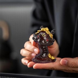 Handcrafted Color-Changing Resin Snake Tea Pet – A Symbol of Wealth and Lucky,Feng Shui Ornament (Red)