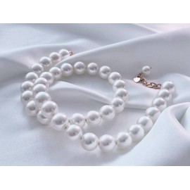 It’s okay to have a pearl necklace, I won’t accept it. / 진주목걸이 괜잖아요 안받을게요.
