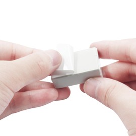 Litoexpe Magnetic Door Catch, Stainless Steel Adhesive Cabinet Magnet for Furniture Latch, No Drilling Magnetic Cabinet Door Latches for Closet Wardrobe Drawer (4 Pack, White, 1.57 Inch)