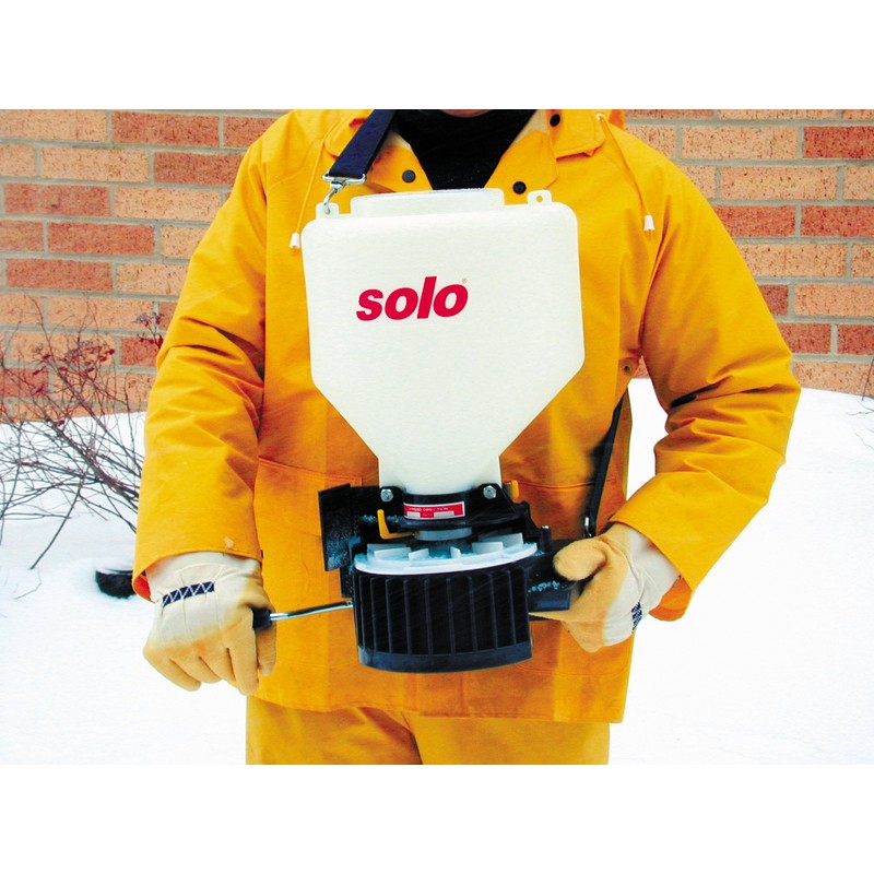 SOLO Inc. Solo 421 20-Pound Capacity Portable Chest-mount Spreader with