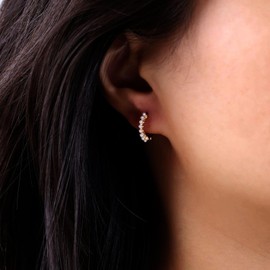 TseenYi Vintage Small Pearl Earrings, Gold Beads, Huggie Hoop Earrings, Tiny Pearls, Hoop Earrings, Round Earrings, Bridal Pearls, Wedding Earrings, Jewellery for Women and Girls, Zinc, No Gemstone