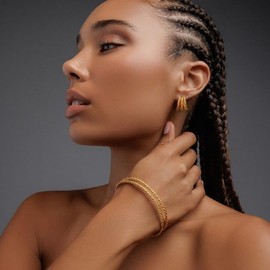 Handmade Armreifen aus Gold 925 Sterlingsilber Geschenk für Sie zierliche gedrehte Armbänder Geschenk für Frauen minimalistischer einzigartiger Schmuck Größe M (21-22cm)