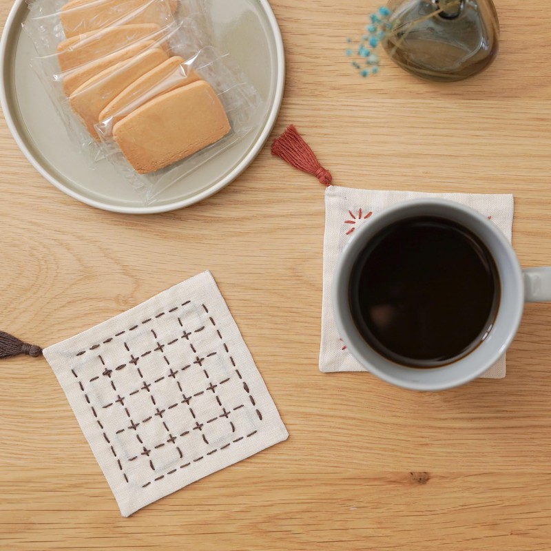 Hara Wool Sashiko Kit, Sashiko Set, 2. Lattice, Small Flowers
