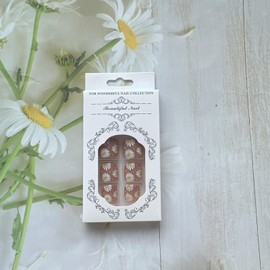 French Tip Press on Toes Nails Short Square Fake Toenails White French False Toenails with Daisy Flowers Design Stick on Toenails Glossy Spring Summer Floral Acrylic Toenails for Women Manicure 24PCS